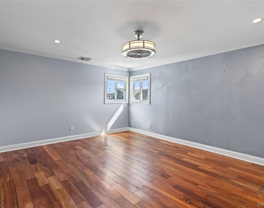 539 Nassau Avenue - Photo Thumbnail 15