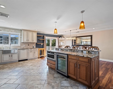 539 Nassau Avenue - Photo Thumbnail 8