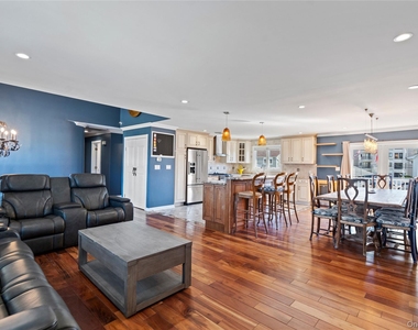 539 Nassau Avenue - Photo Thumbnail 3
