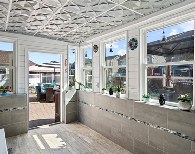 539 Nassau Avenue - Photo Thumbnail 25