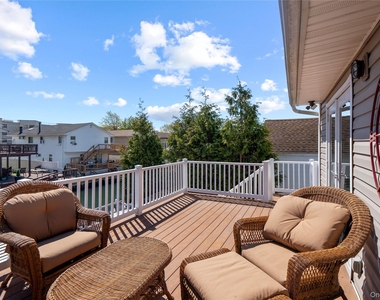 539 Nassau Avenue - Photo Thumbnail 38