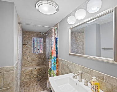 539 Nassau Avenue - Photo Thumbnail 19