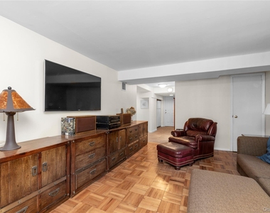 11 North Road - Photo Thumbnail 21