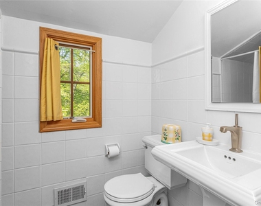 11 North Road - Photo Thumbnail 12