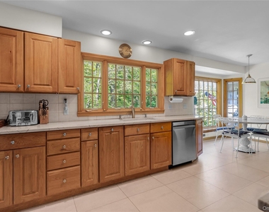 11 North Road - Photo Thumbnail 9