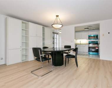 100 Cuttermill Road - Photo Thumbnail 8