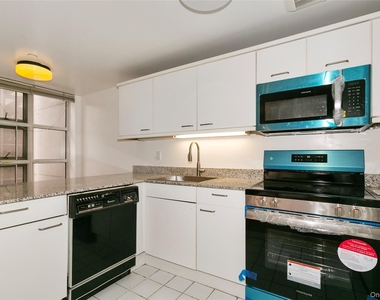 100 Cuttermill Road - Photo Thumbnail 14
