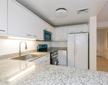 100 Cuttermill Road - Photo Thumbnail 15