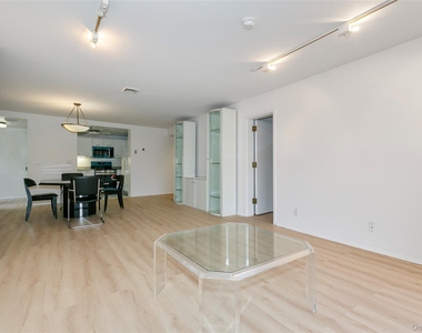 100 Cuttermill Road - Photo Thumbnail 13