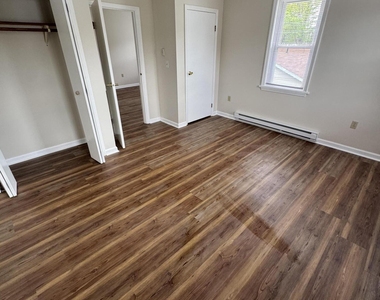 90 Pleasant Street - Photo Thumbnail 12