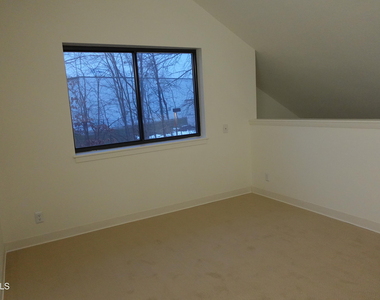11 Residence Inn Drive - Photo Thumbnail 6
