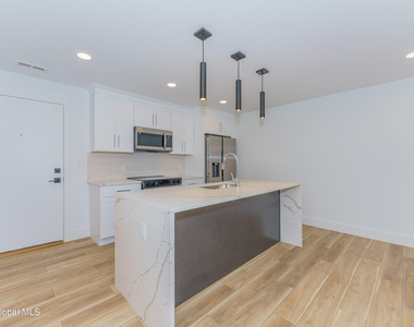 9 Laura Drive - Photo Thumbnail 6