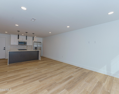 9 Laura Drive - Photo Thumbnail 12