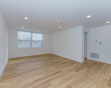 9 Laura Drive - Photo Thumbnail 10