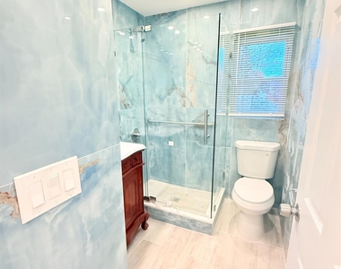 385 Pierson Avenue - Photo Thumbnail 10