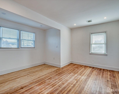 385 Pierson Avenue - Photo Thumbnail 13