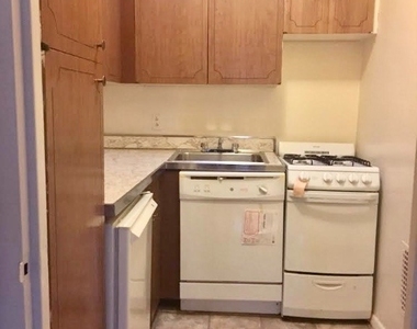 1555 2nd Avenue - Photo Thumbnail 4
