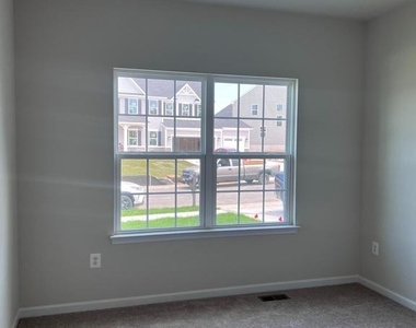 5020 Birch Leaf Circle - Photo Thumbnail 10