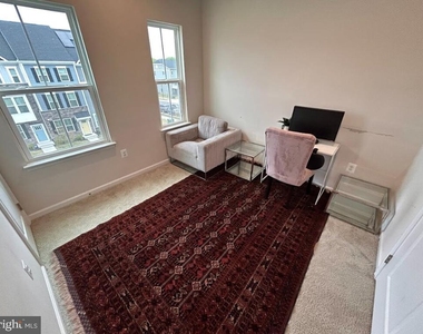 4607 Abbotswell Place - Photo Thumbnail 12
