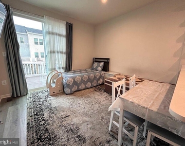 4607 Abbotswell Place - Photo Thumbnail 6