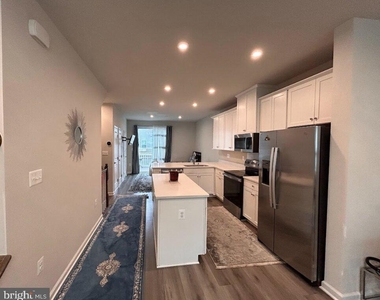 4607 Abbotswell Place - Photo Thumbnail 4