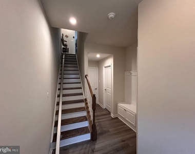 4607 Abbotswell Place - Photo Thumbnail 2