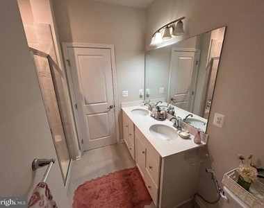 4607 Abbotswell Place - Photo Thumbnail 10