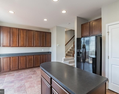 9240 Cascade Falls Drive - Photo Thumbnail 8