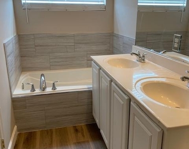 9240 Cascade Falls Drive - Photo Thumbnail 15