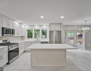 4287 Exeter Drive - Photo Thumbnail 14