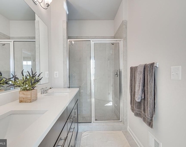 9536 Barnes Loop - Photo Thumbnail 20