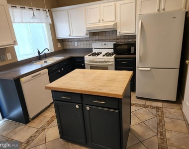 7148 Westfield Court - Photo Thumbnail 3