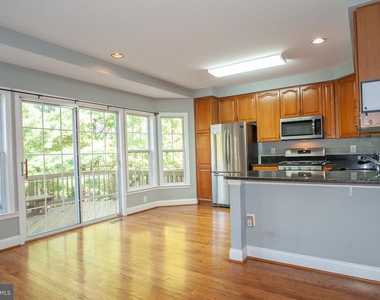 6276 Taliaferro Way - Photo Thumbnail 7