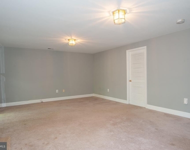 6276 Taliaferro Way - Photo Thumbnail 20