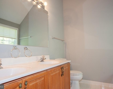 6276 Taliaferro Way - Photo Thumbnail 12