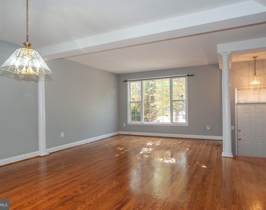 6276 Taliaferro Way - Photo Thumbnail 4