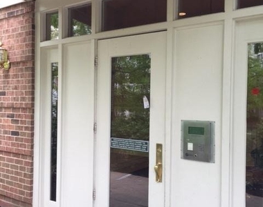 2204 Westcourt Lane - Photo Thumbnail 5