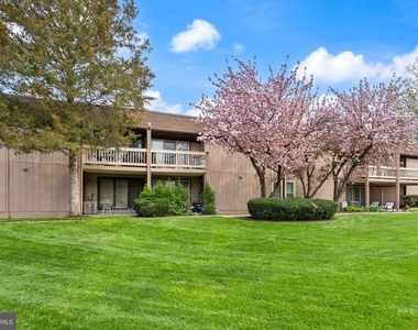8511 Barrington Court - Photo Thumbnail 4