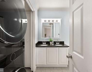 8511 Barrington Court - Photo Thumbnail 9