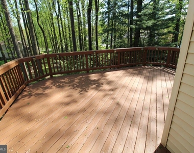 6055 Meyers Landing Court - Photo Thumbnail 10