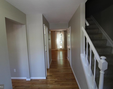 6055 Meyers Landing Court - Photo Thumbnail 2