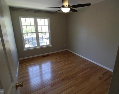 6055 Meyers Landing Court - Photo Thumbnail 19