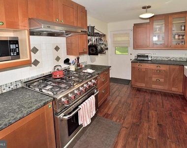 8303 Brixton Street - Photo Thumbnail 4