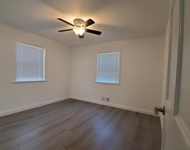 8303 Brixton Street - Photo Thumbnail 3