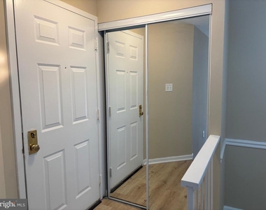 5807 Cove Landing Road - Photo Thumbnail 9
