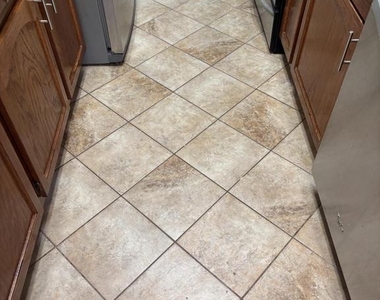 5807 Cove Landing Road - Photo Thumbnail 4