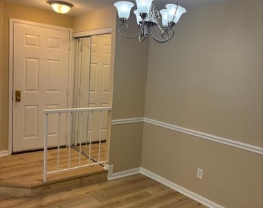 5807 Cove Landing Road - Photo Thumbnail 6