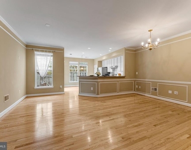 6002 Saint Hubert Lane - Photo Thumbnail 2