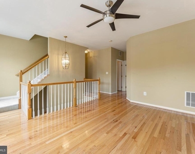 6002 Saint Hubert Lane - Photo Thumbnail 13