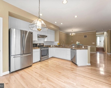 6002 Saint Hubert Lane - Photo Thumbnail 4